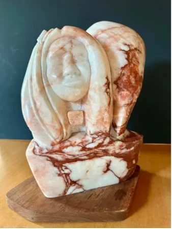 vincent sculpture close-up